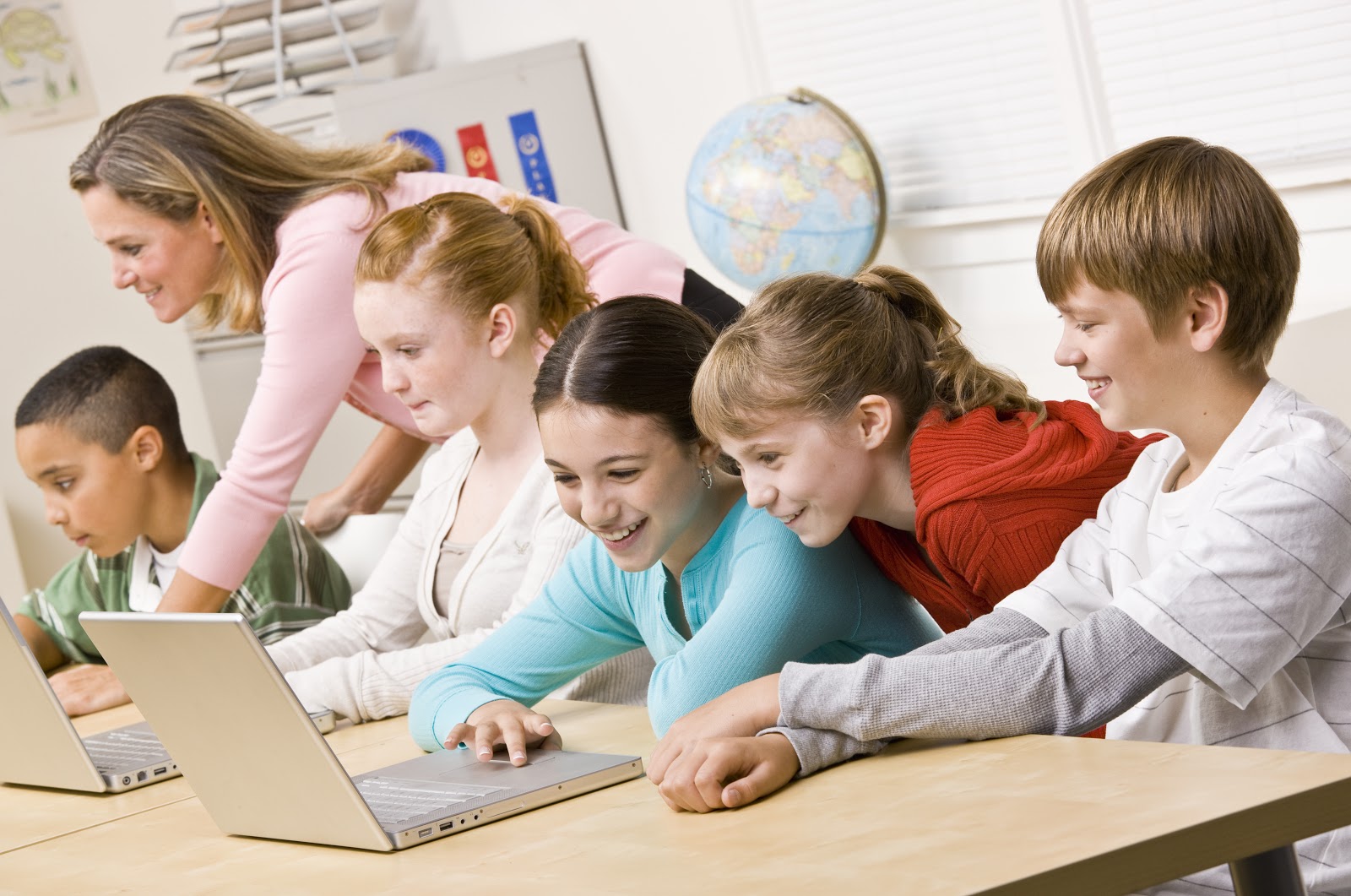 Laptop Classroom AdobeStock 21075777